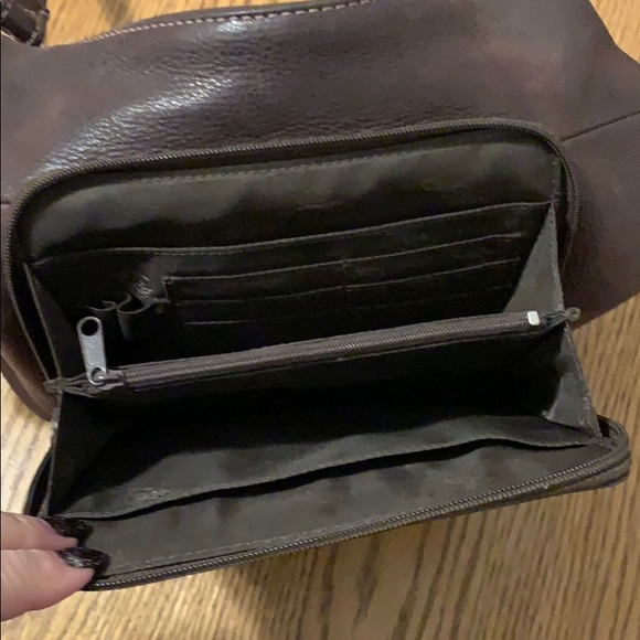 Heavy duty brown leather fossil purse - Picture 3 of 10